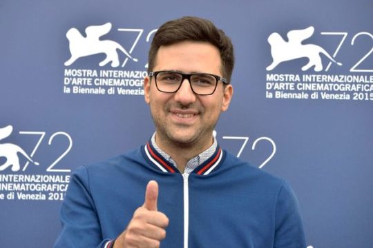 Αναρχική ταινία με εστέτ ενδυμασία