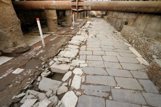 Τα βυζαντινά μένουν, το μετρό φεύγει