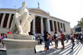 Οι drama queens δεν χάνονται