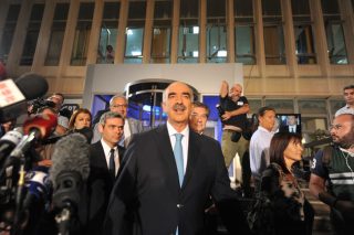 Και ολίγον από διαπλοκή