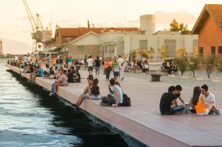 Ενα και δύο και τρία και τέσσερα λιμάνια