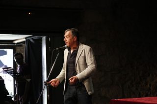 Από το εκλογικό σοκ στο σκληρό ροκ