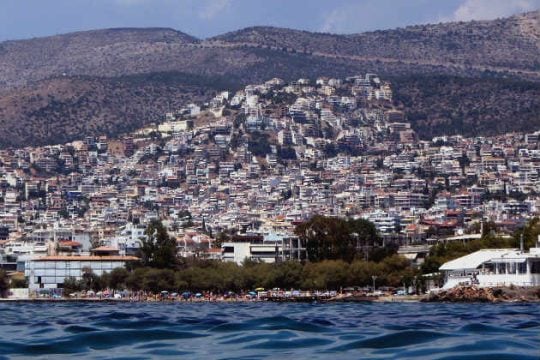 Εξοχικά και τουρισμός οι…πρωταθλητές στην αυθαιρεσία