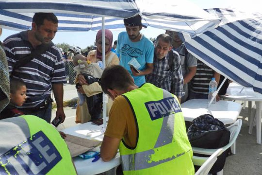 Ταυτοποίηση προσφύγων στον Εβρο, αν χρειαστεί