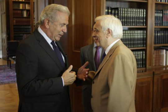 Αβραμόπουλος: Μετά τη Δευτέρα η πρώτη δόση για το προσφυγικό