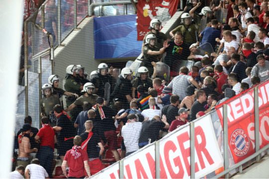 Η Μπάγερν μιλάει για προκλήσεις και αστυνομική βία στο «Καραϊσκάκης»