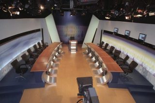 Την Τετάρτη 7 πολιτικοί αρχηγοί αναμετρώνται στο ντιμπέιτ