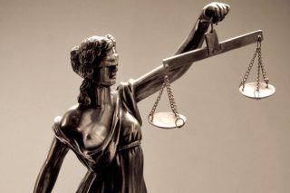 Τυφλή η Δικαιοσύνη χωρίς γυναίκες