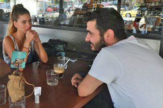 Από την κάλπη στις καφετέριες