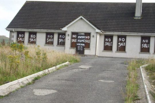 Τους παίρνουν τα σπίτια στο βωμό της ανάκαμψης