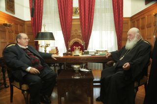 Τετ α τετ Ιερώνυμου – Φίλη με… θρησκευτικό υπόβαθρο