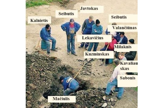Μασιούλις μόνος… σκάβει