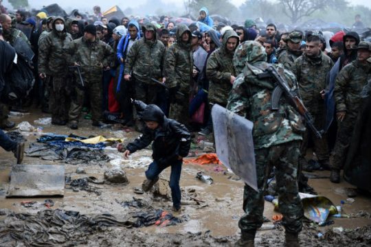Αντιμέτωποι με τον φόβο, την πείνα και τώρα τη βροχή