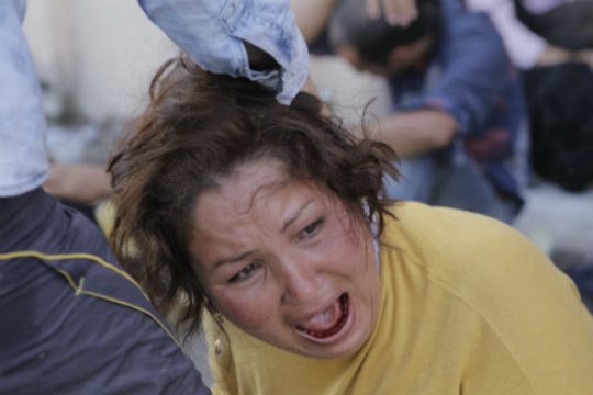 Αστυνομική βία στο λιμάνι της Μυτιλήνης