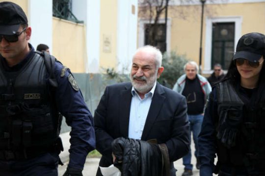 Σε δίκη Σμπώκος και Γερμανός για παράνομες αμοιβές από εξοπλιστικά