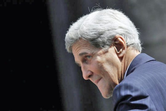Θέλοντας και μη, ψάχνουν πολιτική λύση