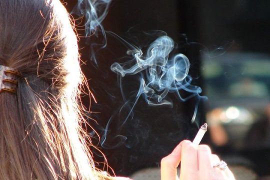 Δικαίωσε τις καπνοβιομηχανίες η Επιτροπή Ανταγωνισμού