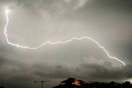 Επιδείνωση του καιρού, συστάσεις από τις αρχές για αυτοπροστασία