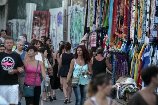 Υφεση το 2015 βλέπει ο ΣΕΒ