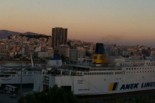 Μικρή φωτιά στο πλοίο «ΚΥΔΩΝ»