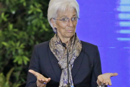 Προειδοποιήσεις Λαγκάρντ για διάχυση κινδύνου από την ασιατική αγορά
