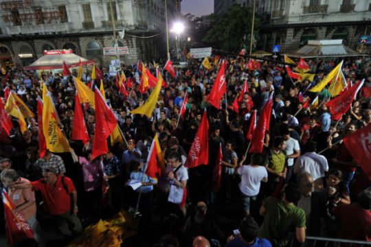 Ζωντανά η κεντρική προεκλογική συγκέντρωση της ΛΑ.Ε.