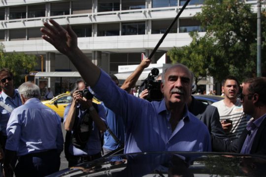 «Οι Έλληνες επιθυμούν σταθερότητα και εθνική ενότητα»