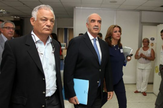 Κόκκινες κάρτες, διπλά πλάνα, σχόλια και παρεμβάσεις στο αποψινό debate