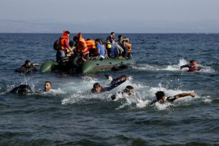 Νέο πολύνεκρο ναυάγιο με πρόσφυγες βόρεια της Μυτιλήνης