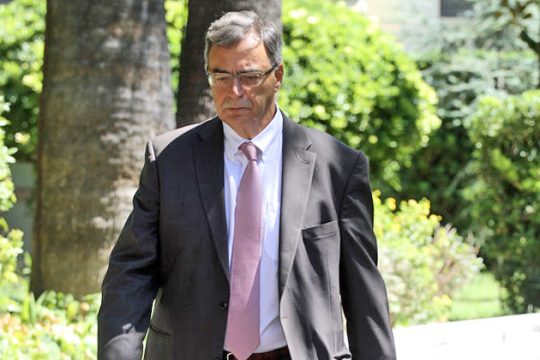 «Φρένο» σε διαγωνισμούς και έξοδα προβολής