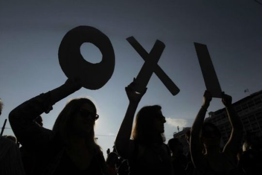 Μια γενιά ψάχνει να φτιάξει τη δική της ποίηση