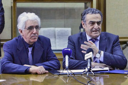 Με έτοιμα νομοσχέδια