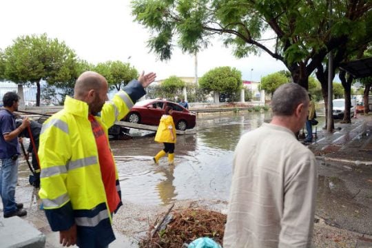 Ανεμοστρόβιλος σάρωσε Καλαμάτα και Σκάλα Λακωνίας