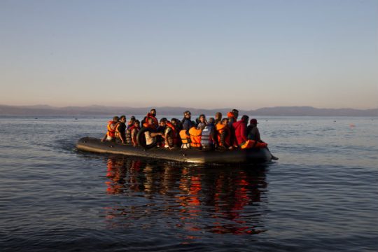 Νέο ναυάγιο με δεκάδες πρόσφυγες στη Μυτιλήνη