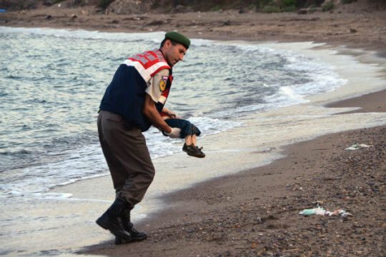 Νεκροί πρόσφυγες στο ταξίδι για την Κω