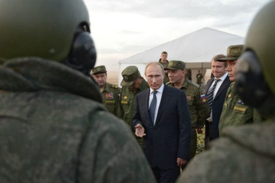 Και οι Ρώσοι βομβαρδίζουν στη Συρία