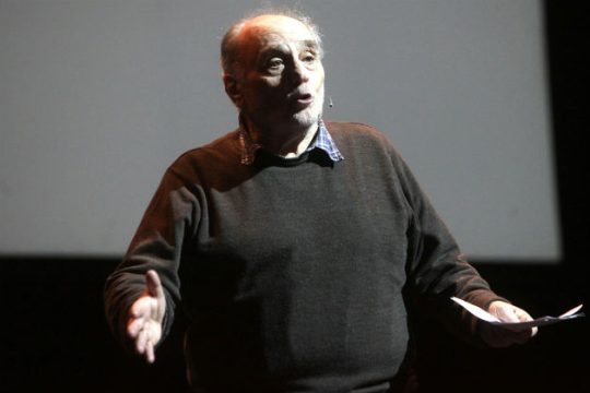 Αποχή υπέρ ποίου;
