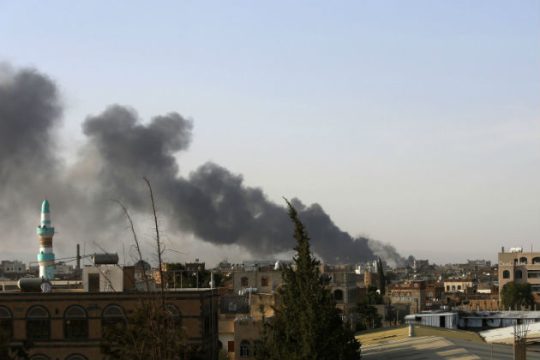 Πολύνεκρη βομβιστική επίθεση σε τέμενος στην Υεμένη