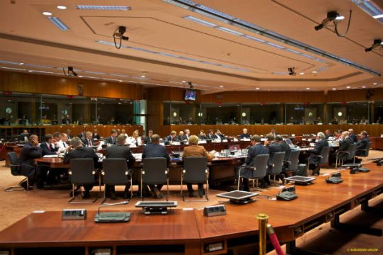 H κρυφή γοητεία της εξουσίας