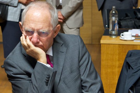 Ο Σόιμπλε ασχολείται πάλι με το δημοψήφισμα