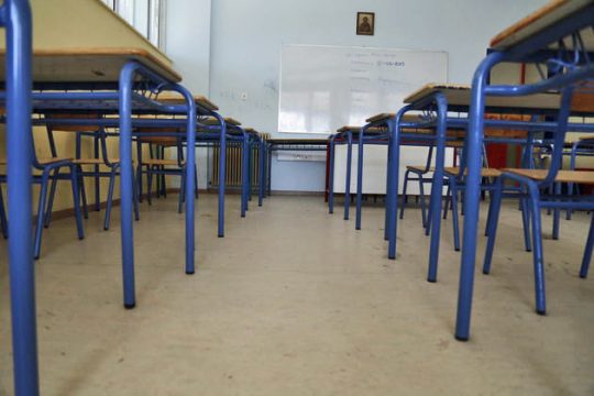 Αντιπαράθεση επί ερειπίων