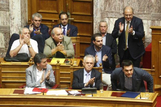 Με μικρές αλλαγές η νέα κυβέρνηση
