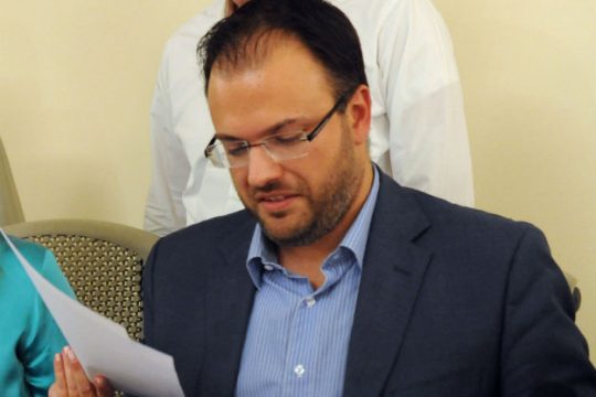 Πρόσκληση επανασυσπείρωσης μετά τη διάσπαση στη ΔΗΜΑΡ
