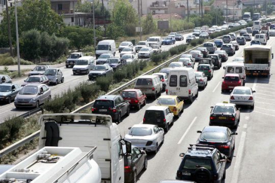 Μποτιλιάρισμα, ατυχήματα και βροχή στη Θεσσαλονίκη