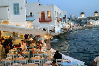 Πτήση τσάρτερ για ΦΠΑ σε έξι νησιά