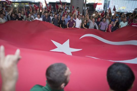 Αντικουρδικό μένος στη «Νύχτα των Κρυστάλλων του Ταγίπ Ερντογάν»