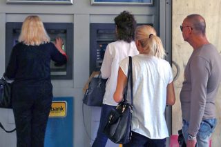 «Ξεπάγωμα» προθεσμιακών καταθέσεων υπό προϋποθέσεις