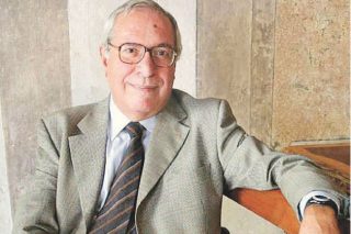 «Στην Ε.Ε. η δημοκρατία δεν βρίσκεται σε κίνδυνο, απλώς δεν υπάρχει»