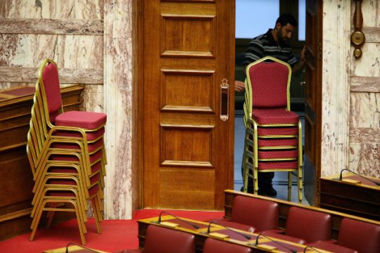 Η μάχη των ψηφοδελτίων καλά κρατεί