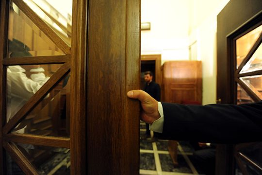 Το μυστήριο του κλειδωμένου γραφείου 207 στη Βουλή